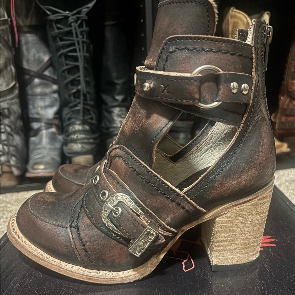Freebird Distressed Black Sonoma Sz 8 - Picture 2 of 5